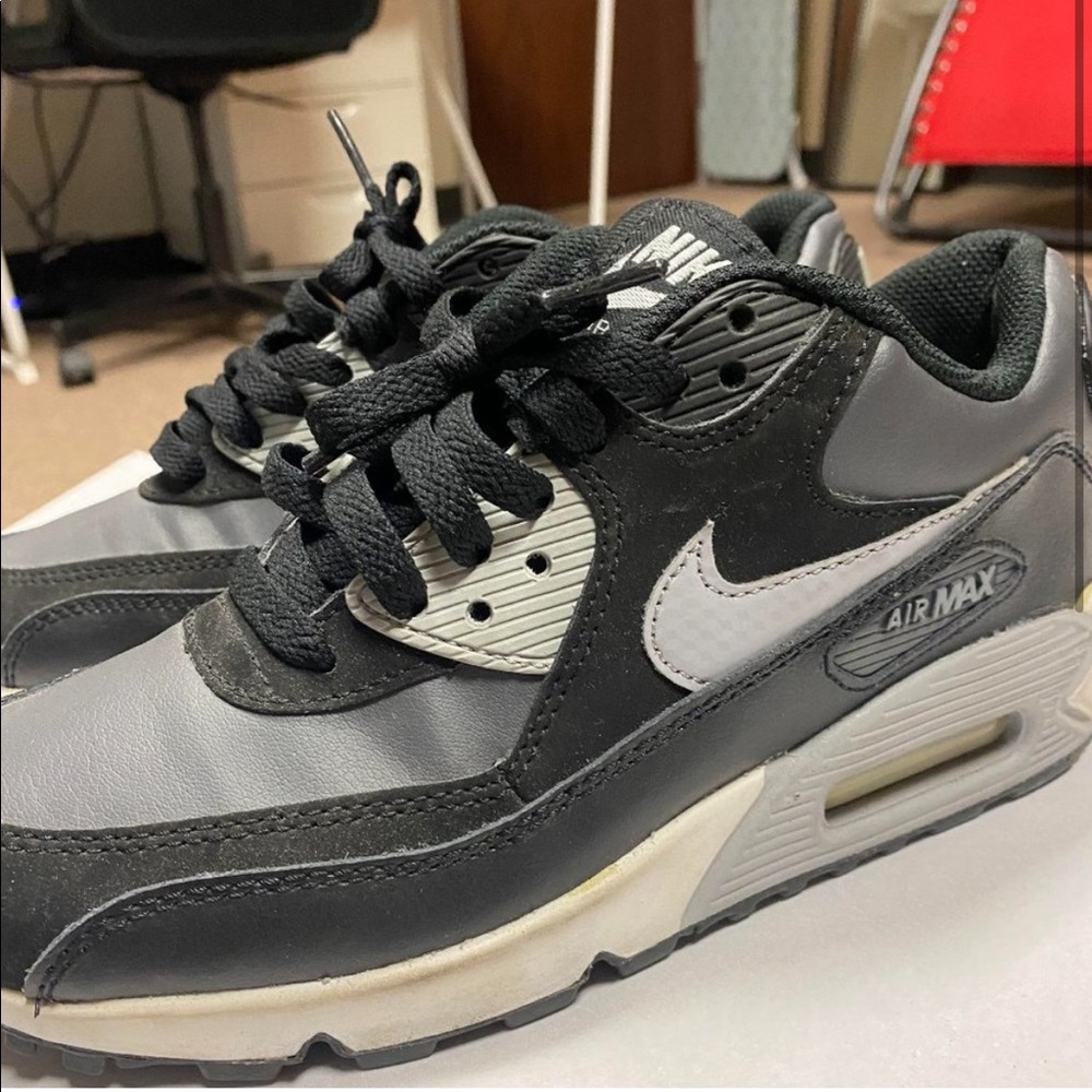 ISO: Women’s / Kids Nike Air Max Grey/Gray Shoes